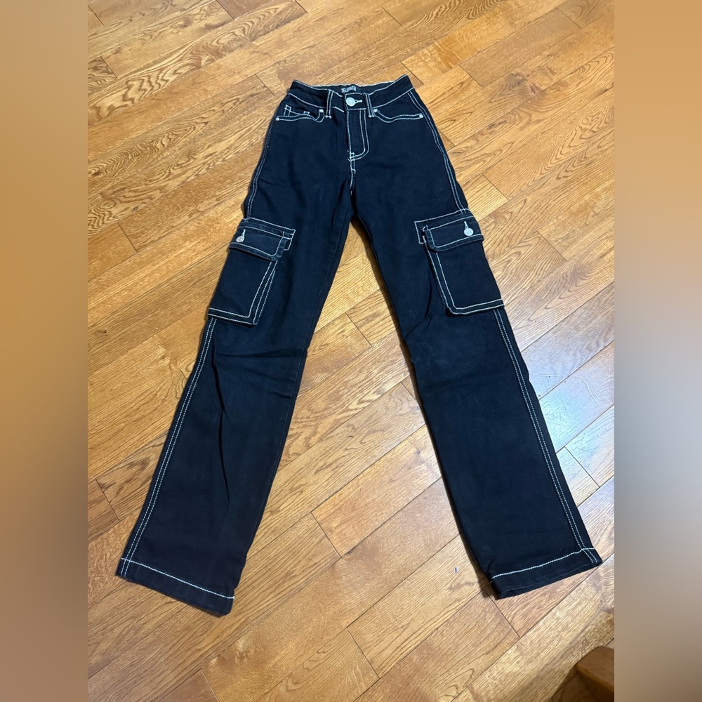 Telepatía Black Cargo Pants with White Stitching